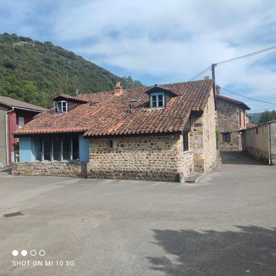 Casa Rural El Amparuco Treceño Esterno foto